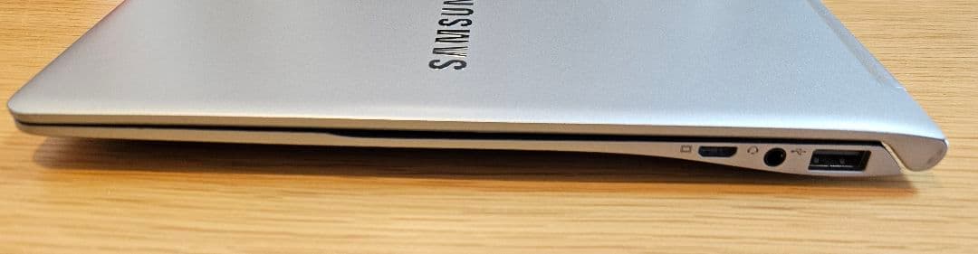 SAMSUNG Notebook 9 13.3インチ ノートPC US版