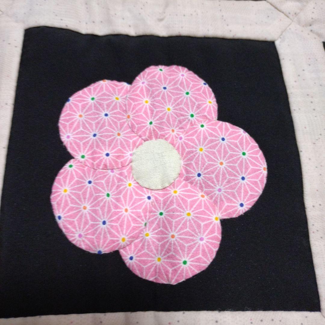 ハンドメイド　パッチワーク　キルト　タペストリー　マルチカバー　「希望の花」