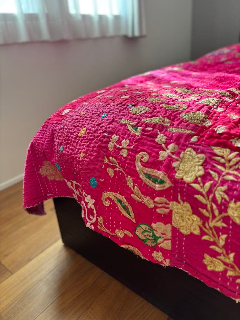 ラリーキルト　インド刺繍　カンタキルト　ヴィンテージ　ピンク　マルチカバー