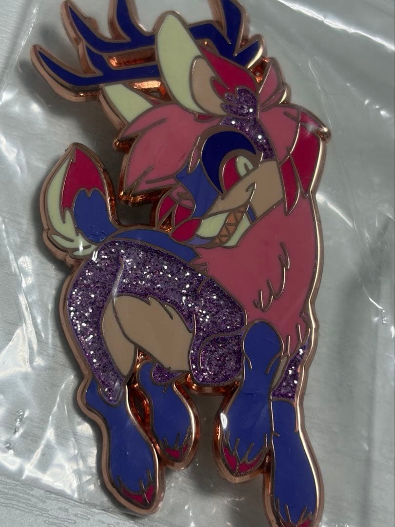 ハズビンホテル アラスター 鹿 バンビ ピンバッジ