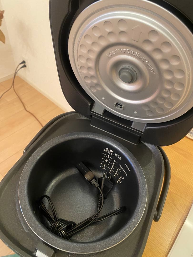 炊飯器 3合 タイガー TIGER メーカーJBS-B055KL メタルブラック