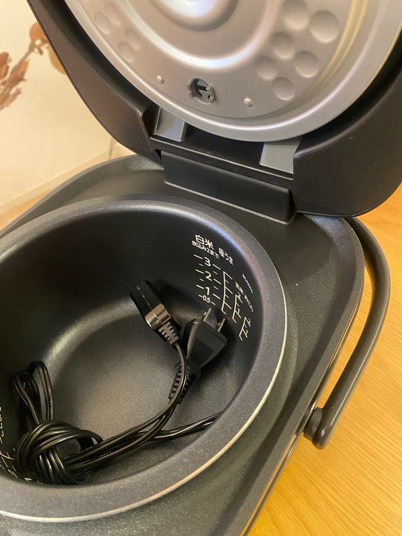 炊飯器 3合 タイガー TIGER メーカーJBS-B055KL メタルブラック