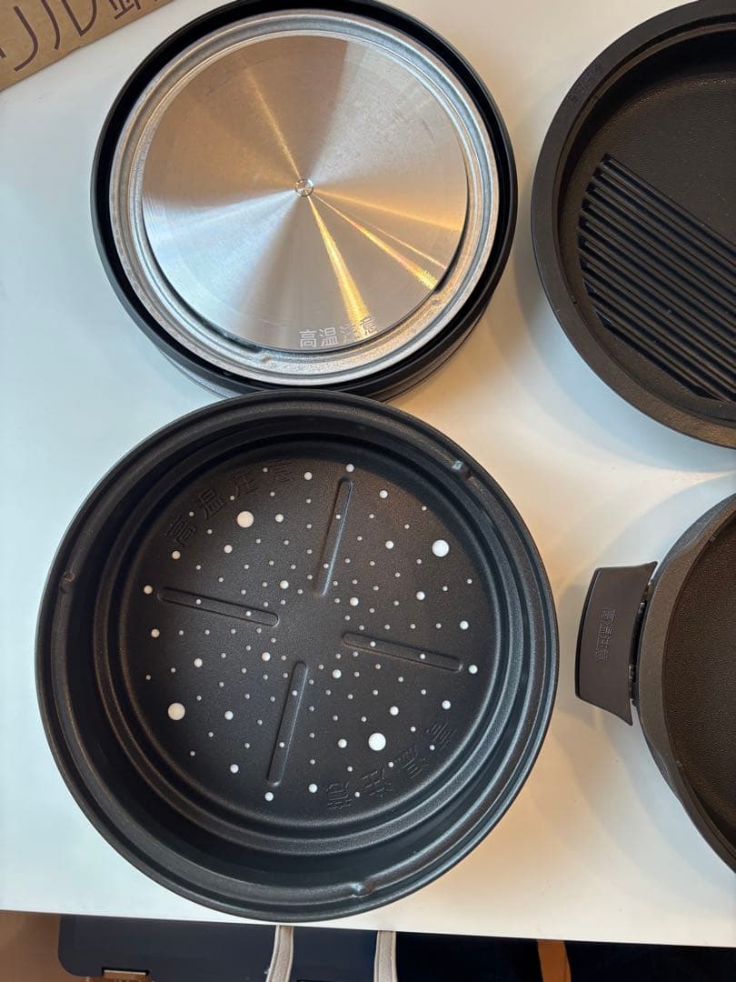 2人分にはピッタリ！タイガーグリル鍋CQB-S100KS