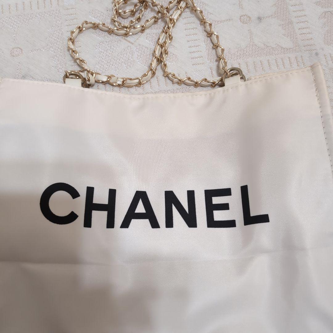 CHANEL ノベルティホワイトバッグ CCロゴ