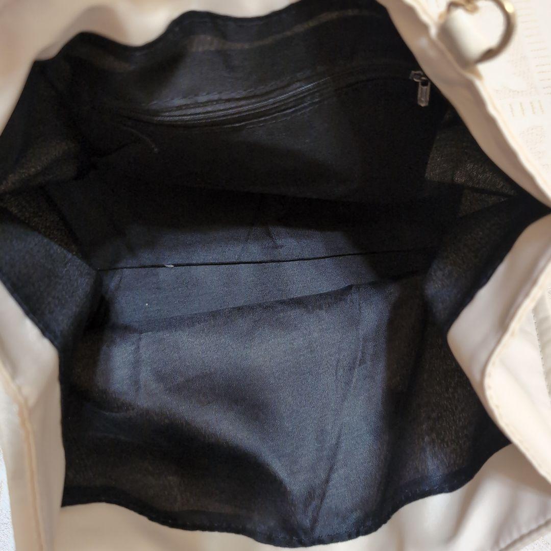 CHANEL ノベルティホワイトバッグ CCロゴ