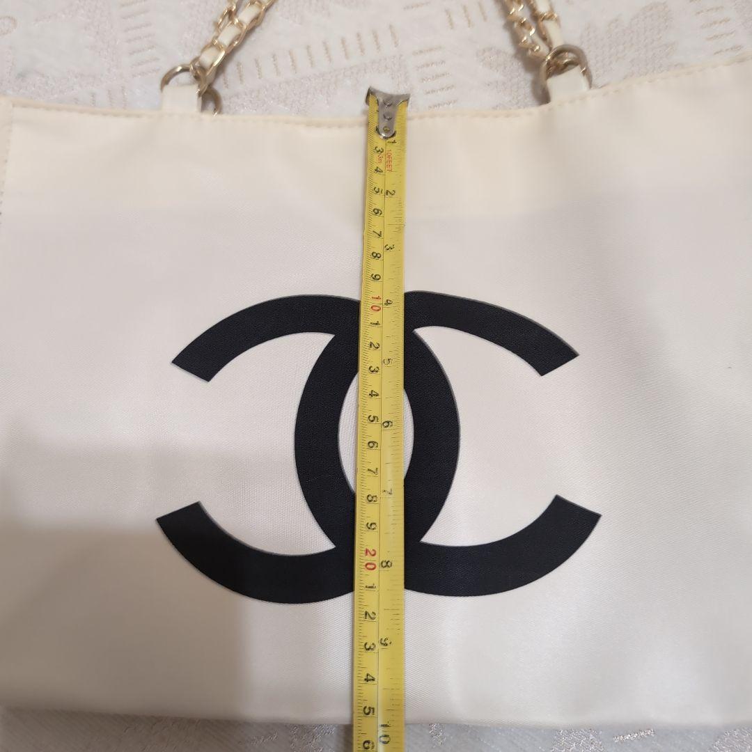 CHANEL ノベルティホワイトバッグ CCロゴ