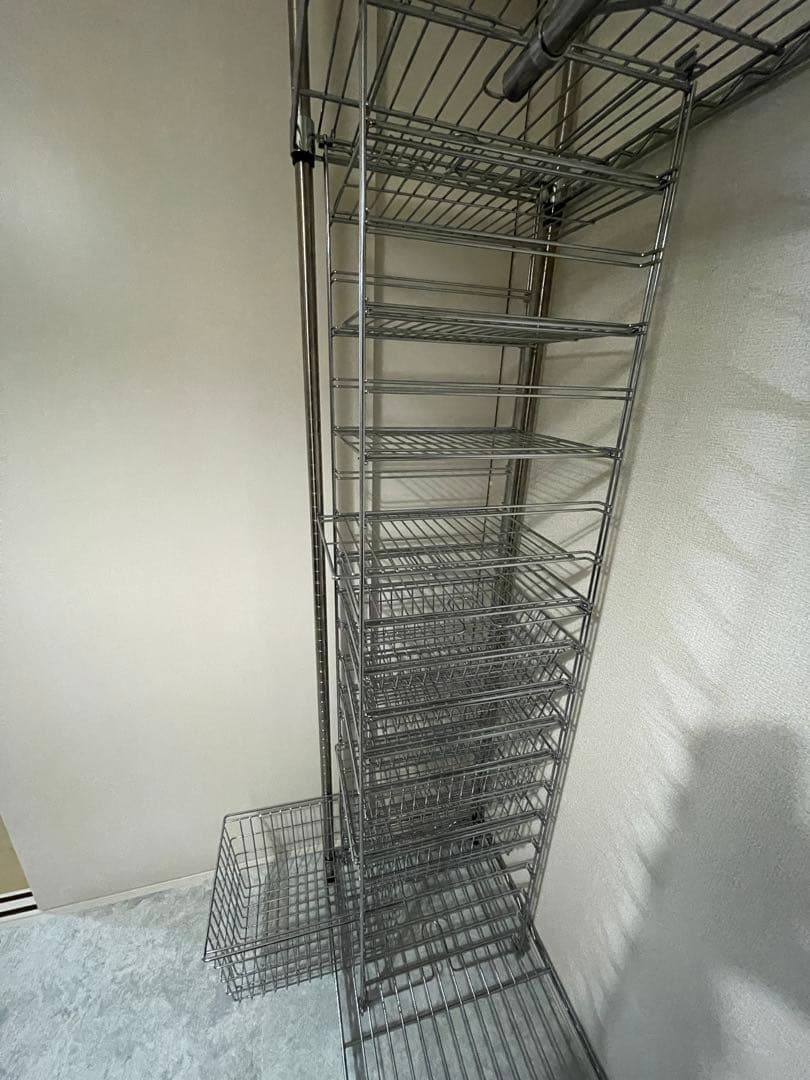  ERECTA シェルフスクリーン付き　スチールラック　ハンガーラック