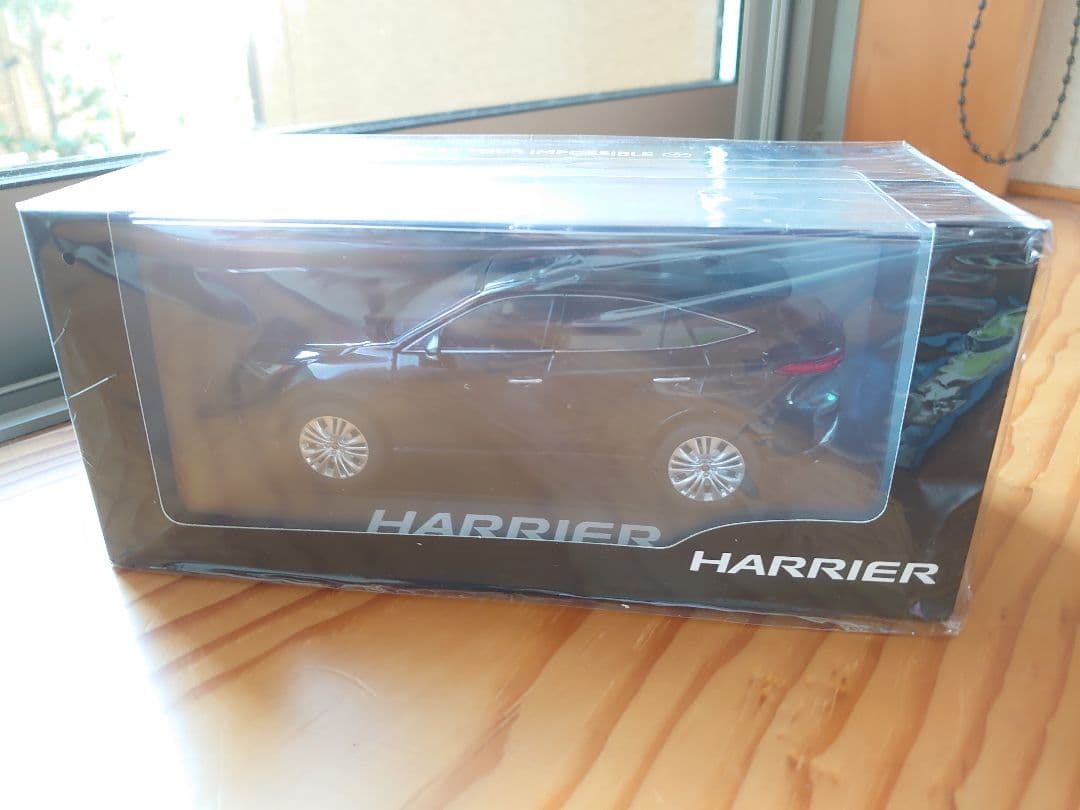 美品【新品】ハリアー　ブラックパール　カラーサンプル　ミニカー