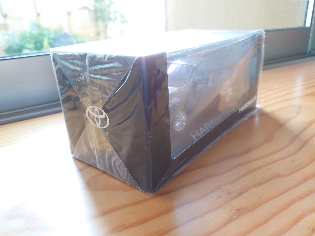 美品【新品】ハリアー　ブラックパール　カラーサンプル　ミニカー
