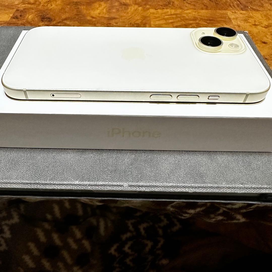 iPhone 15 256GB イエロー バッテリー残量100%