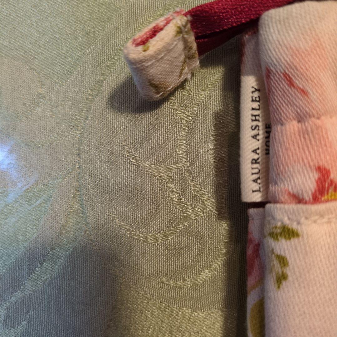 ローラアシュレイの特大ポケットたくさんポーチ新品、未使用、フラワープリント