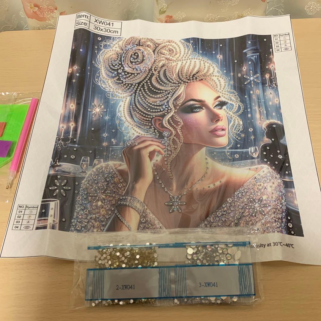 ★専用★エレガントセクシーレディー　30cm x 30cm 特殊ビーズ