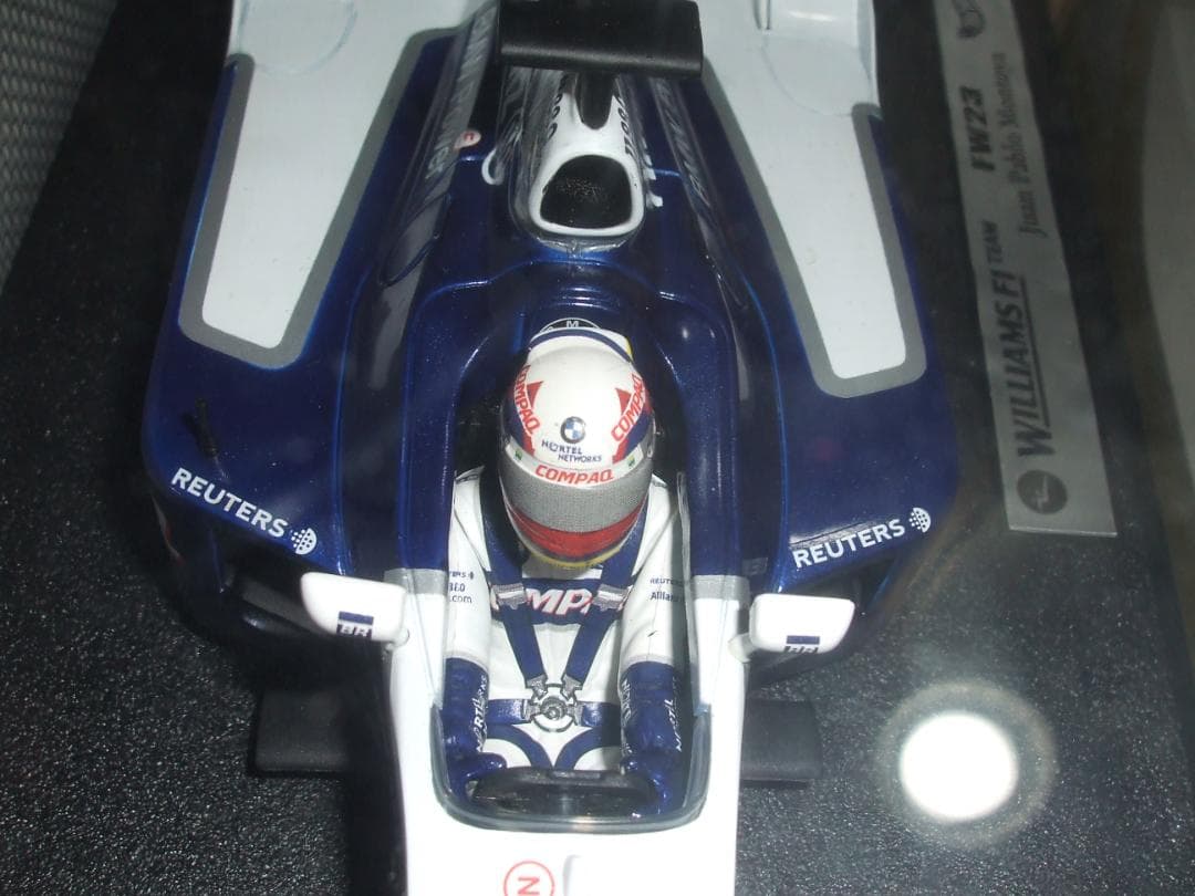 ウィリアムズ　　２００１　ラウンチ　J・P・モントーヤ　＃６　１／１８