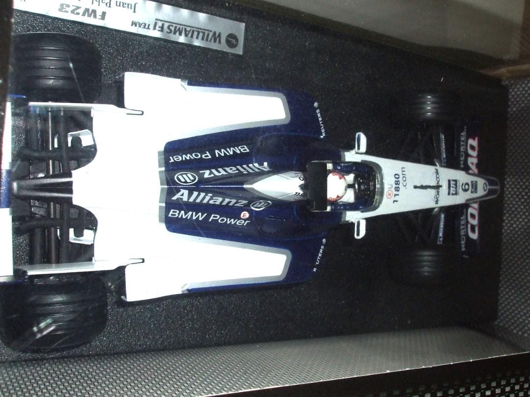 ウィリアムズ　　２００１　ラウンチ　J・P・モントーヤ　＃６　１／１８