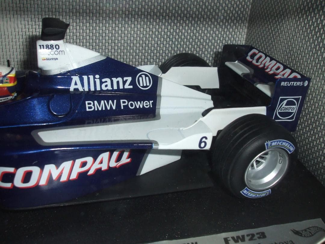 ウィリアムズ　　２００１　ラウンチ　J・P・モントーヤ　＃６　１／１８