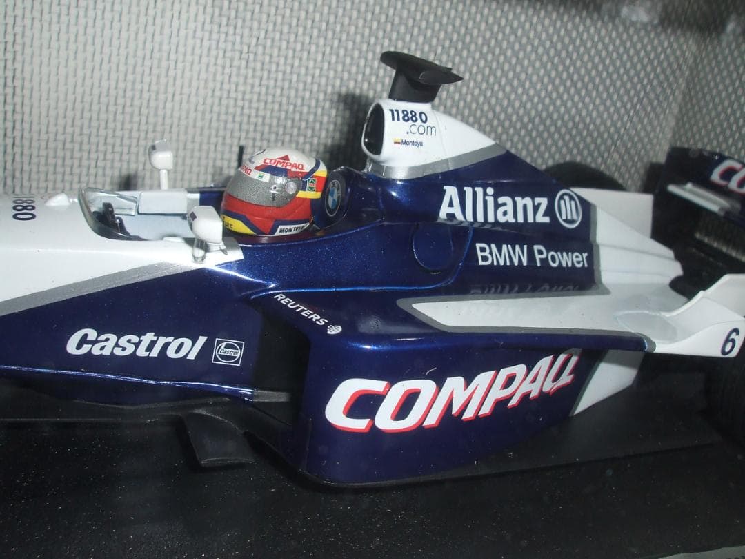 ウィリアムズ　　２００１　ラウンチ　J・P・モントーヤ　＃６　１／１８