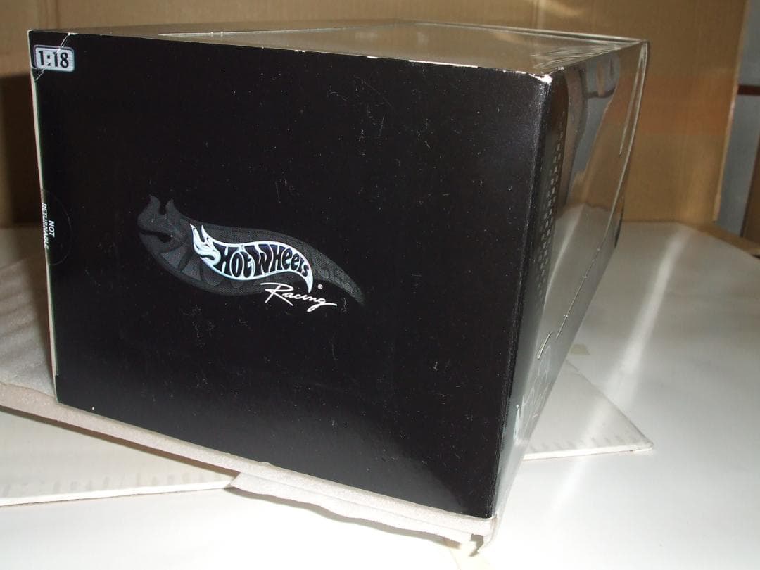 ウィリアムズ　　２００１　ラウンチ　J・P・モントーヤ　＃６　１／１８