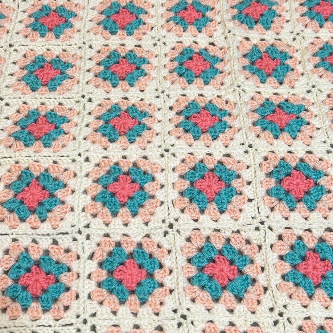 グラニースクエア マルチカバー 膝掛け　大判　ブランケット　モチーフ手編み