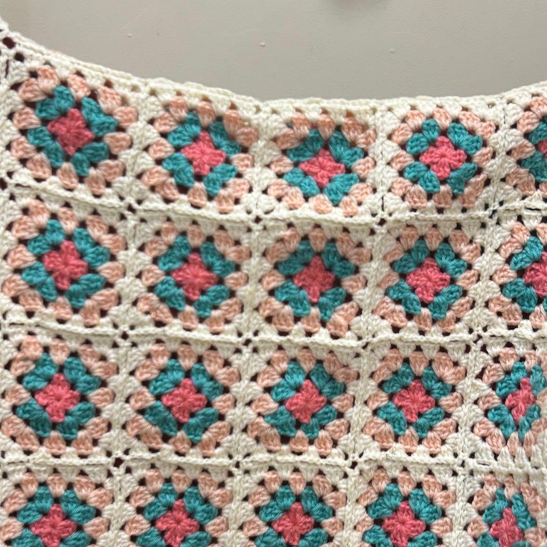 グラニースクエア マルチカバー 膝掛け　大判　ブランケット　モチーフ手編み