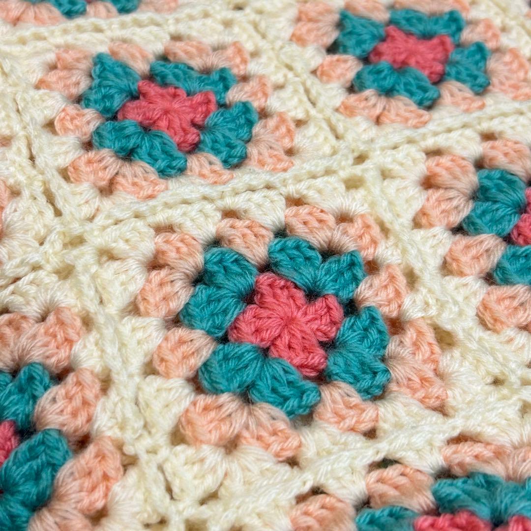 グラニースクエア マルチカバー 膝掛け　大判　ブランケット　モチーフ手編み