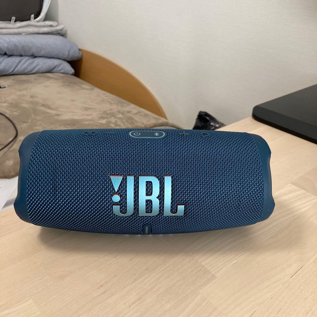 JBL CHARGE 5 モバイルバッテリー機能付きポータブル防水スピーカー