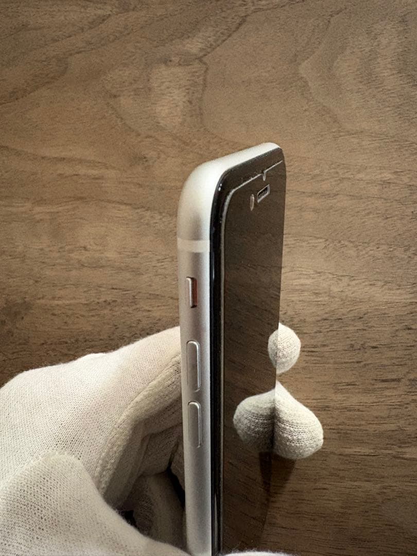 Apple iPhone SE (第2世代) ホワイト（美品）