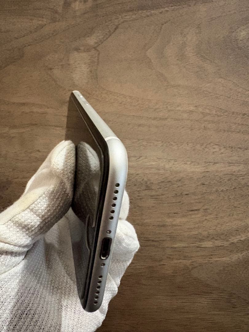 Apple iPhone SE (第2世代) ホワイト（美品）