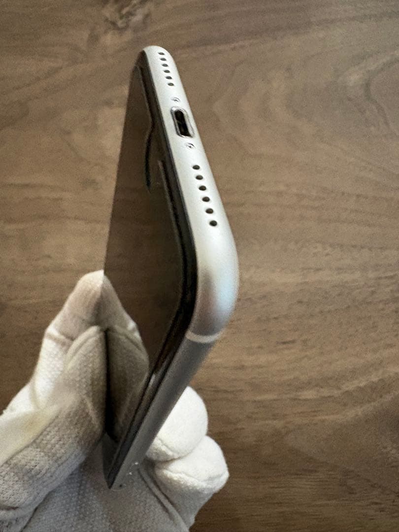 Apple iPhone SE (第2世代) ホワイト（美品）