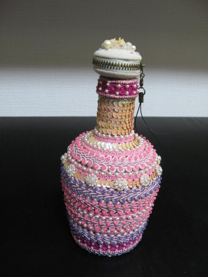 中古　ハンドメイドの瓶と ハンドメイドのケース　ビンテージガラス