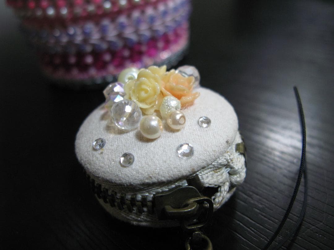 中古　ハンドメイドの瓶と ハンドメイドのケース　ビンテージガラス