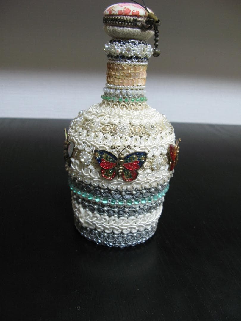 中古　ハンドメイドの瓶と ハンドメイドのケース　ビンテージガラス