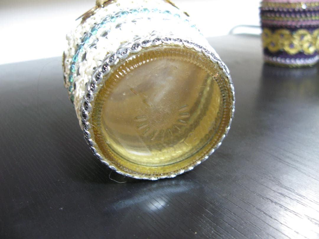 中古　ハンドメイドの瓶と ハンドメイドのケース　ビンテージガラス
