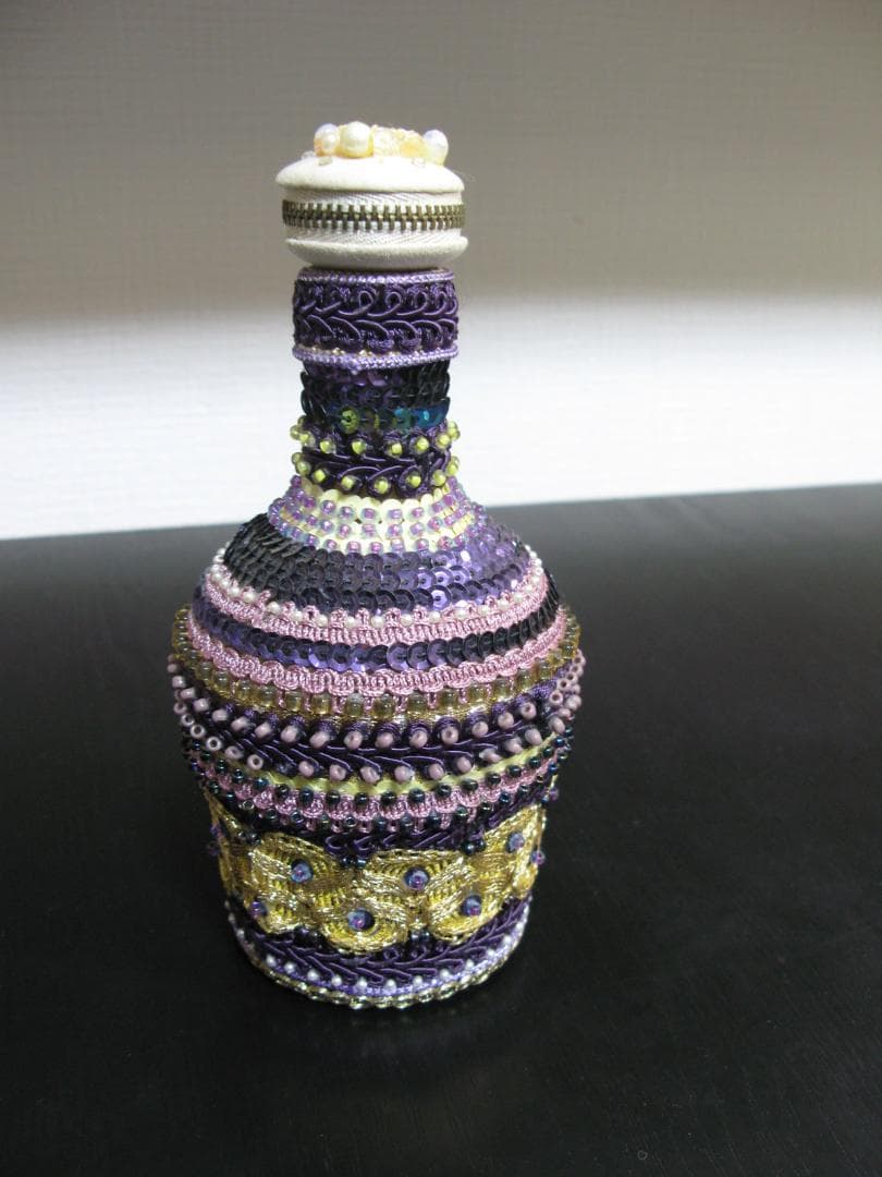 中古　ハンドメイドの瓶と ハンドメイドのケース　ビンテージガラス