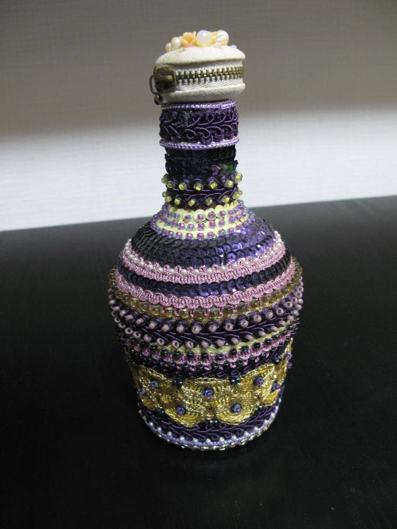 中古　ハンドメイドの瓶と ハンドメイドのケース　ビンテージガラス