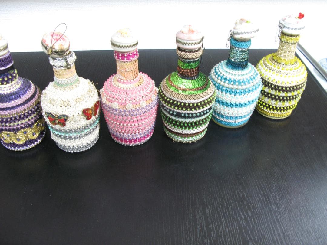 中古　ハンドメイドの瓶と ハンドメイドのケース　ビンテージガラス