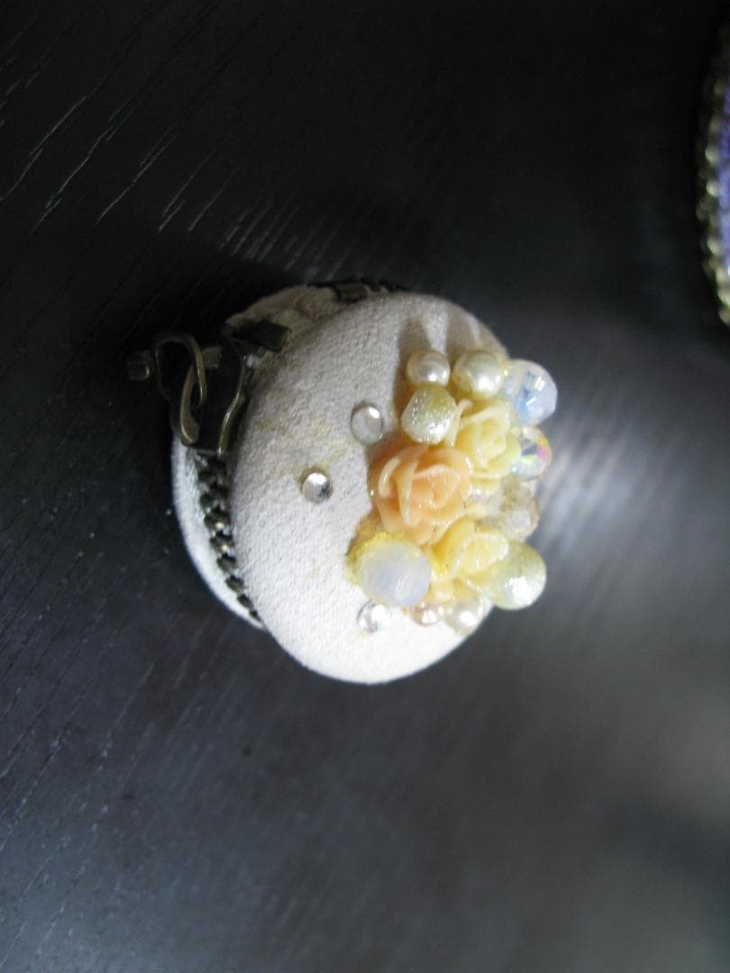 中古　ハンドメイドの瓶と ハンドメイドのケース　ビンテージガラス