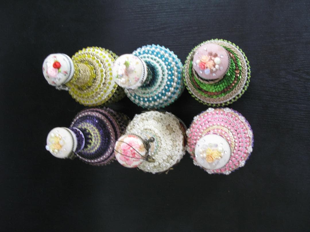 中古　ハンドメイドの瓶と ハンドメイドのケース　ビンテージガラス