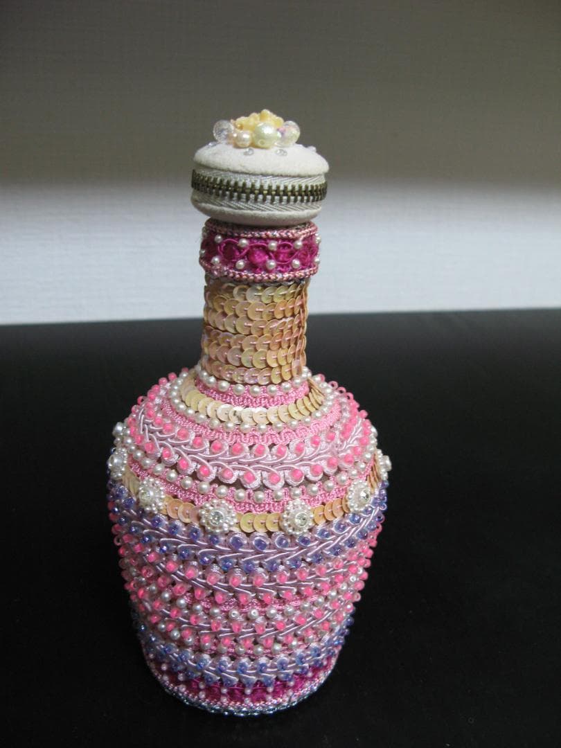 中古　ハンドメイドの瓶と ハンドメイドのケース　ビンテージガラス