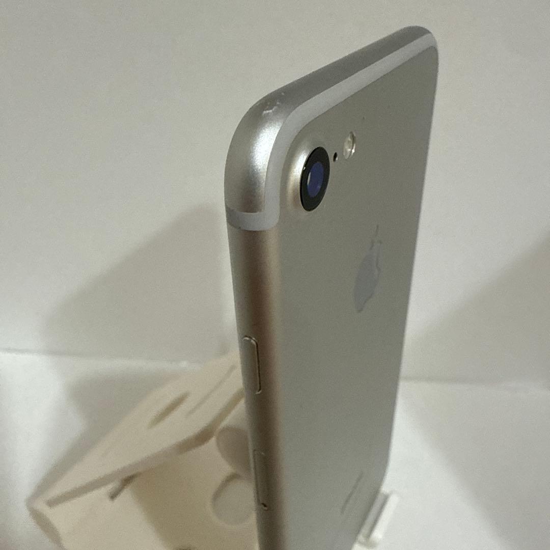 Apple iPhone7 32GB シルバー 本体