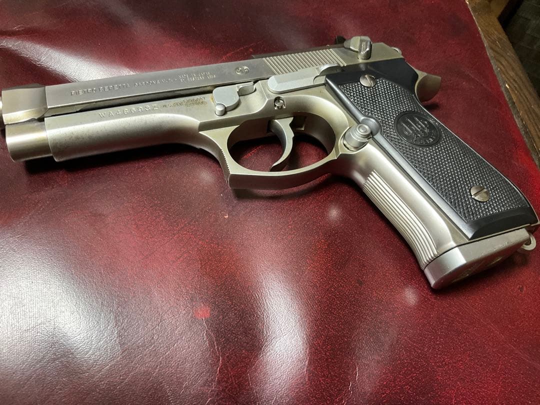 ウェスタンアームズ　ベレッタ　M92FS INOX ステンレスバージョン