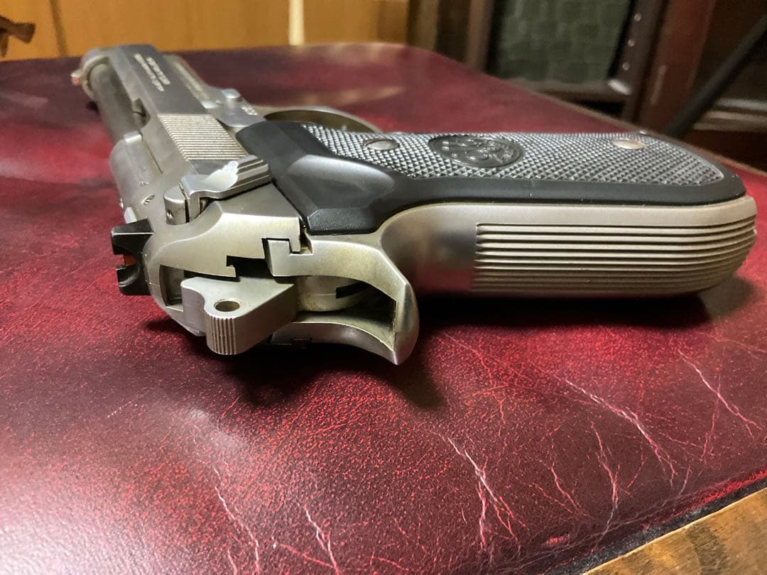 ウェスタンアームズ　ベレッタ　M92FS INOX ステンレスバージョン