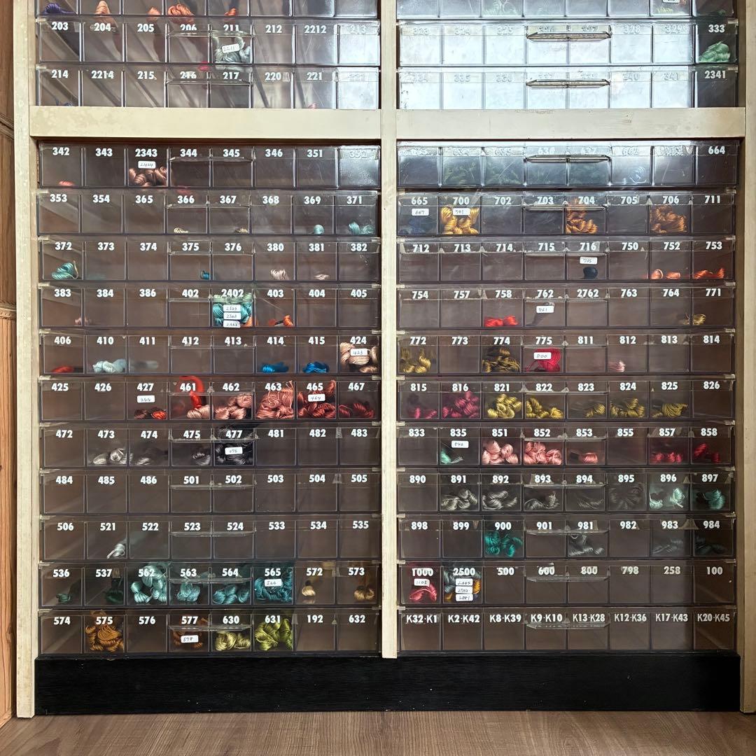 刺繍糸棚　什器　昭和レトロ　COSMO