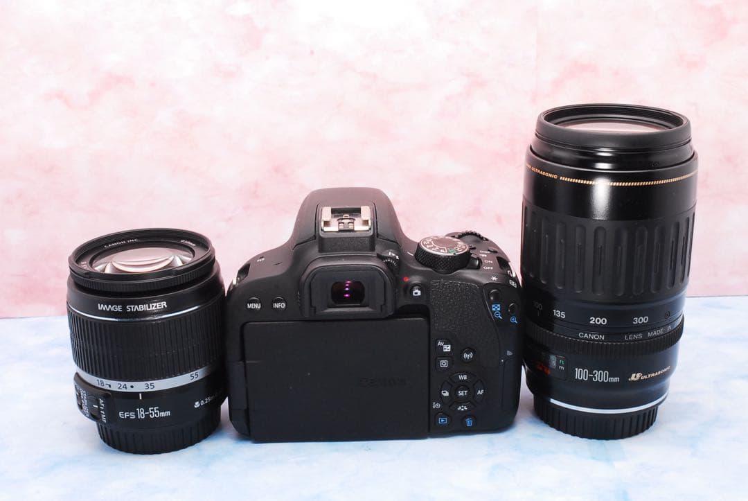 Canon Kiss X9i☆Wレンズ☆一眼レフカメラ☆持ち運び用バッグ付