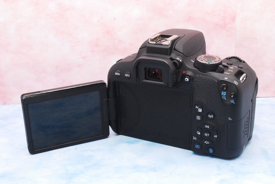 Canon Kiss X9i☆Wレンズ☆一眼レフカメラ☆持ち運び用バッグ付