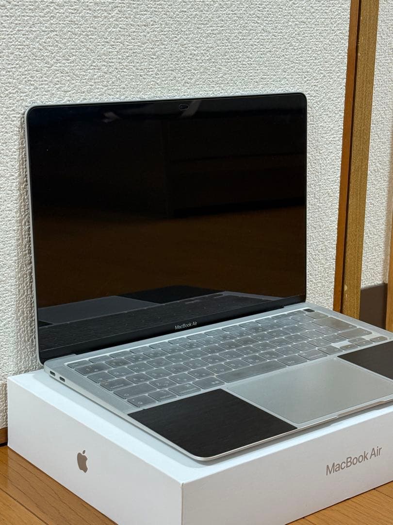 MacBook Air M1（8GB / 256GB）+Magic mouse