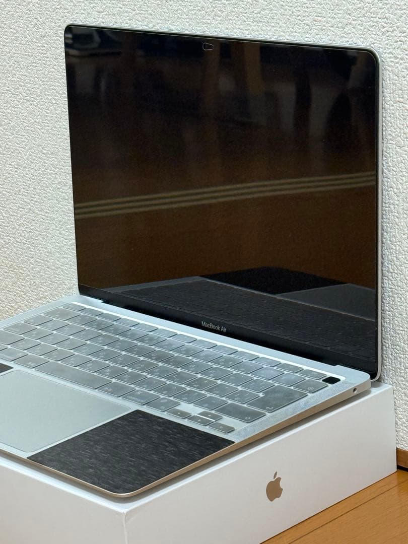 MacBook Air M1（8GB / 256GB）+Magic mouse