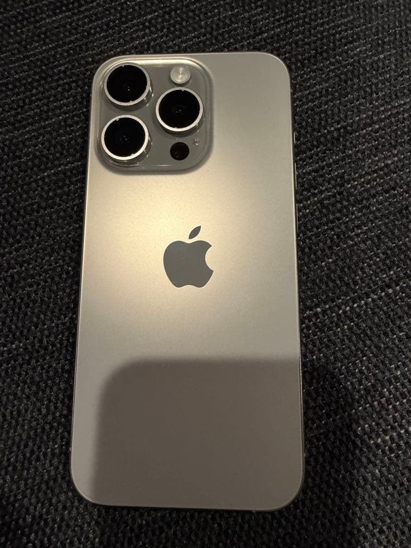 【極美品】Apple iPhone 15 Pro 256GB 本体