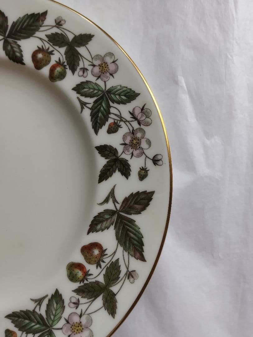 ③60年以上前の未使 ウェッジウッド ストロベリーヒル 20cm プレート 緑壺