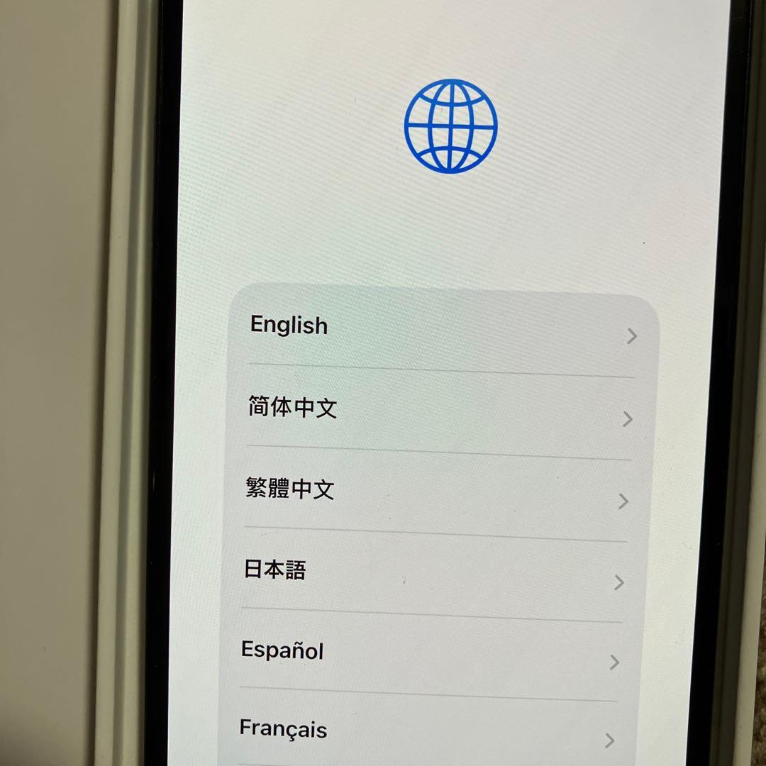 極美品IPhone 16. 128GBブラック　simフリ バッテリー100%、
