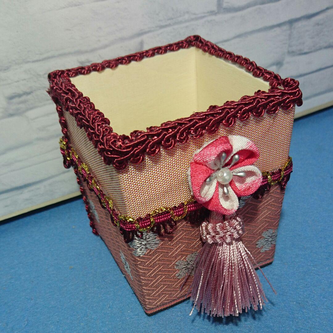 ユリです。     ◆畳のへり ペン立て①